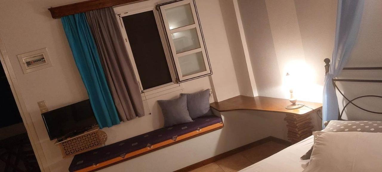 Ο Μπαξεσ Apartment Livadi  Exterior foto