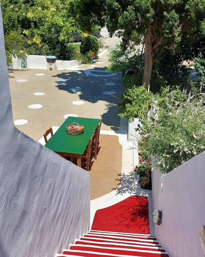 Ο Μπαξεσ Apartment Livadi  Exterior foto