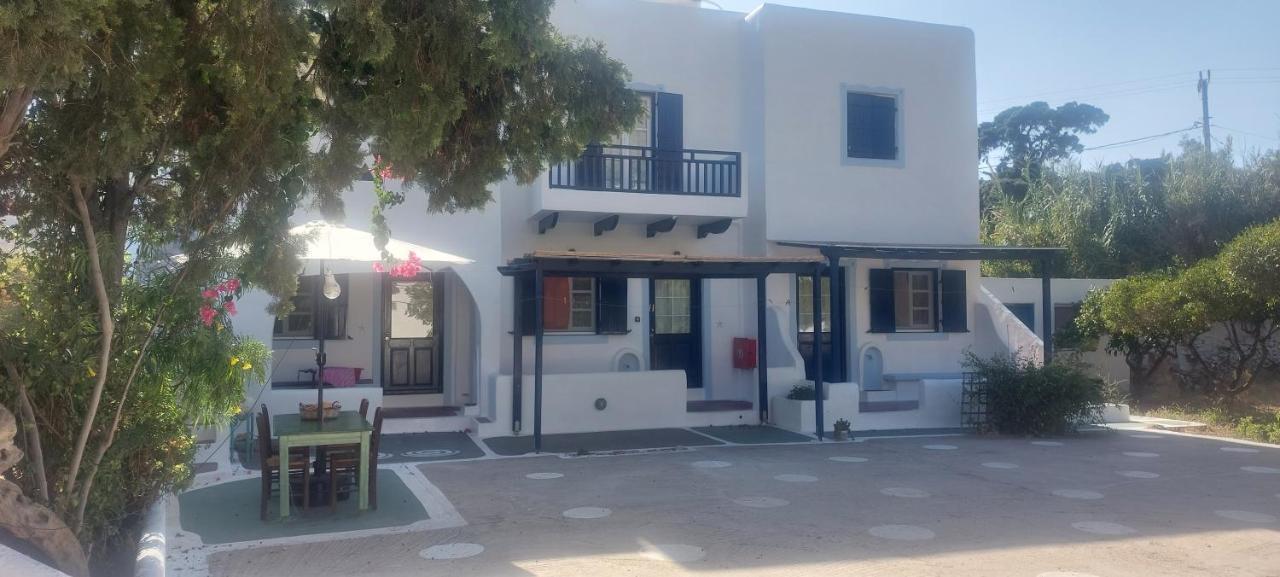 Ο Μπαξεσ Apartment Livadi  Exterior foto